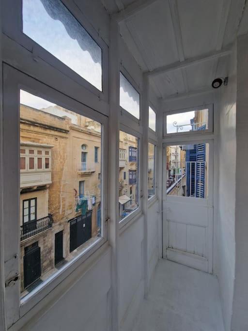 No 60, 2Nd Floor, Centrally Located, Fully Equipped Studio Apt 일 푸리아나 외부 사진